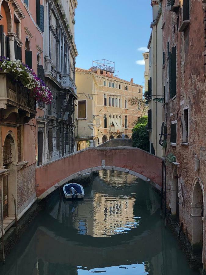 Appartamento Azzurro Two Bathrooms Venezia Esterno foto